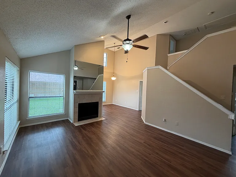 6812 Century Cir — Photo 15