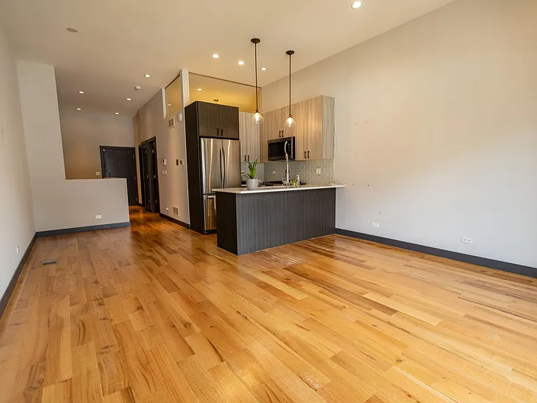 1044 W Newport Ave #1C — Photo 3