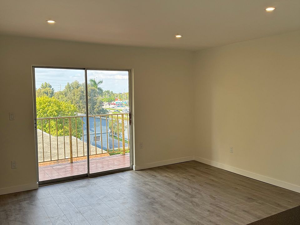 1st image of 309 S Royal Poinciana Blvd APT 403