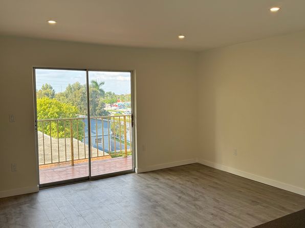 309 S Royal Poinciana Blvd APT 403