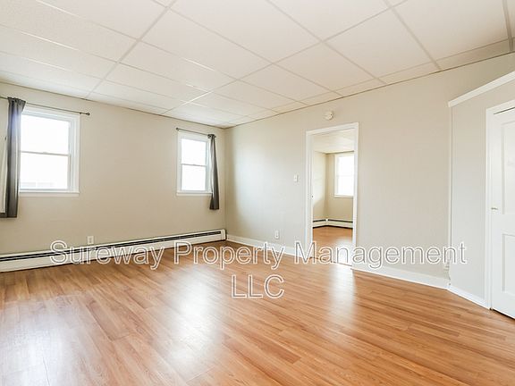 4th image of 238 N Main St #B