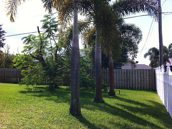 4th image of 1824 SW Cameo Blvd