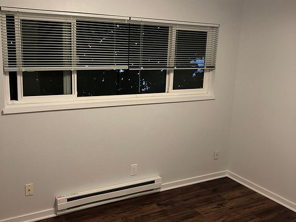 4th image of 10708 Stone Ave N #1