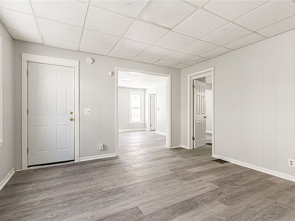3rd image of 385 Hague St
