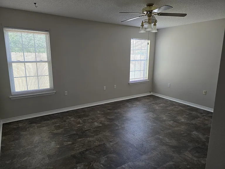 2566 Barron Ct — Photo 8