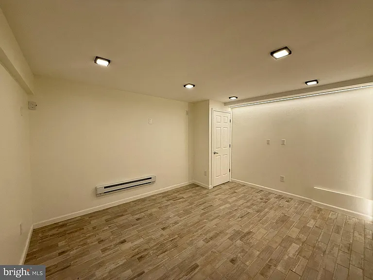 5375 Woodbridge Dr E — Photo 28
