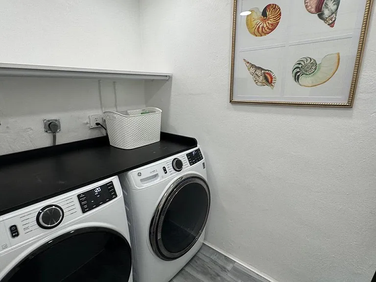 2864 NE 32nd St #7 — Photo 26
