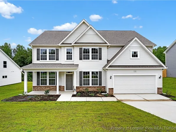 752 Southerland Peak Dr, Raeford, NC 28376