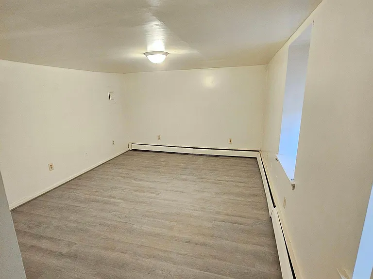 83 Main St #B — Photo 3