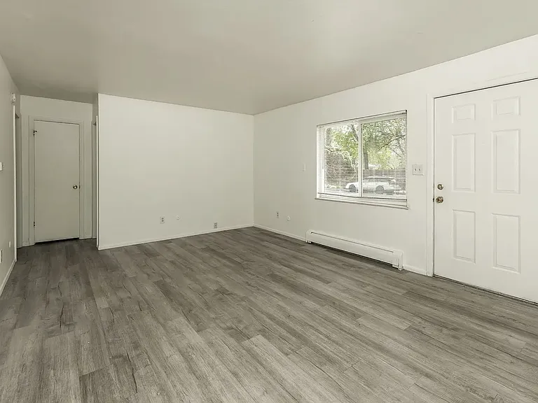 803 Yuma St — Photo 7