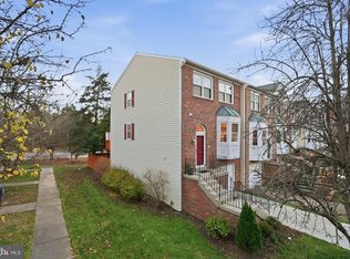 12325 Field Lark Ct, Fairfax, VA 22033