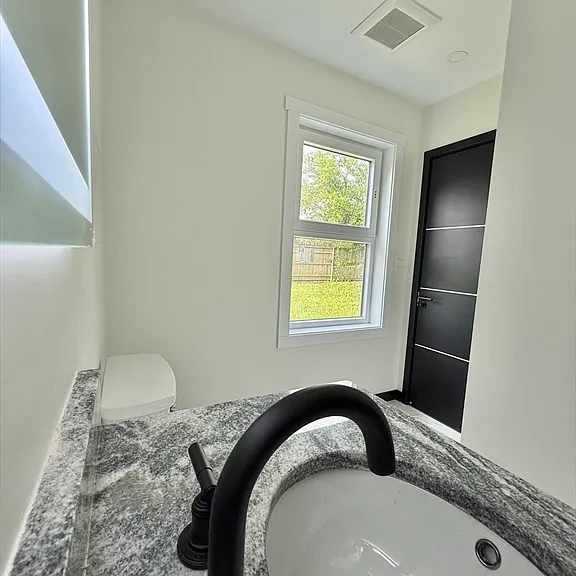 35 Greendale Ave #A — Photo 6