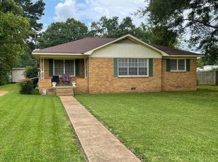 103 Park St, Batesville, MS 38606