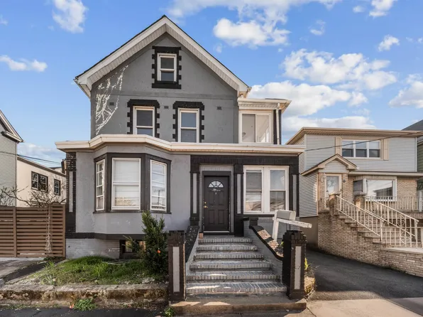 12 Juliette St, Bayonne, NJ 07002