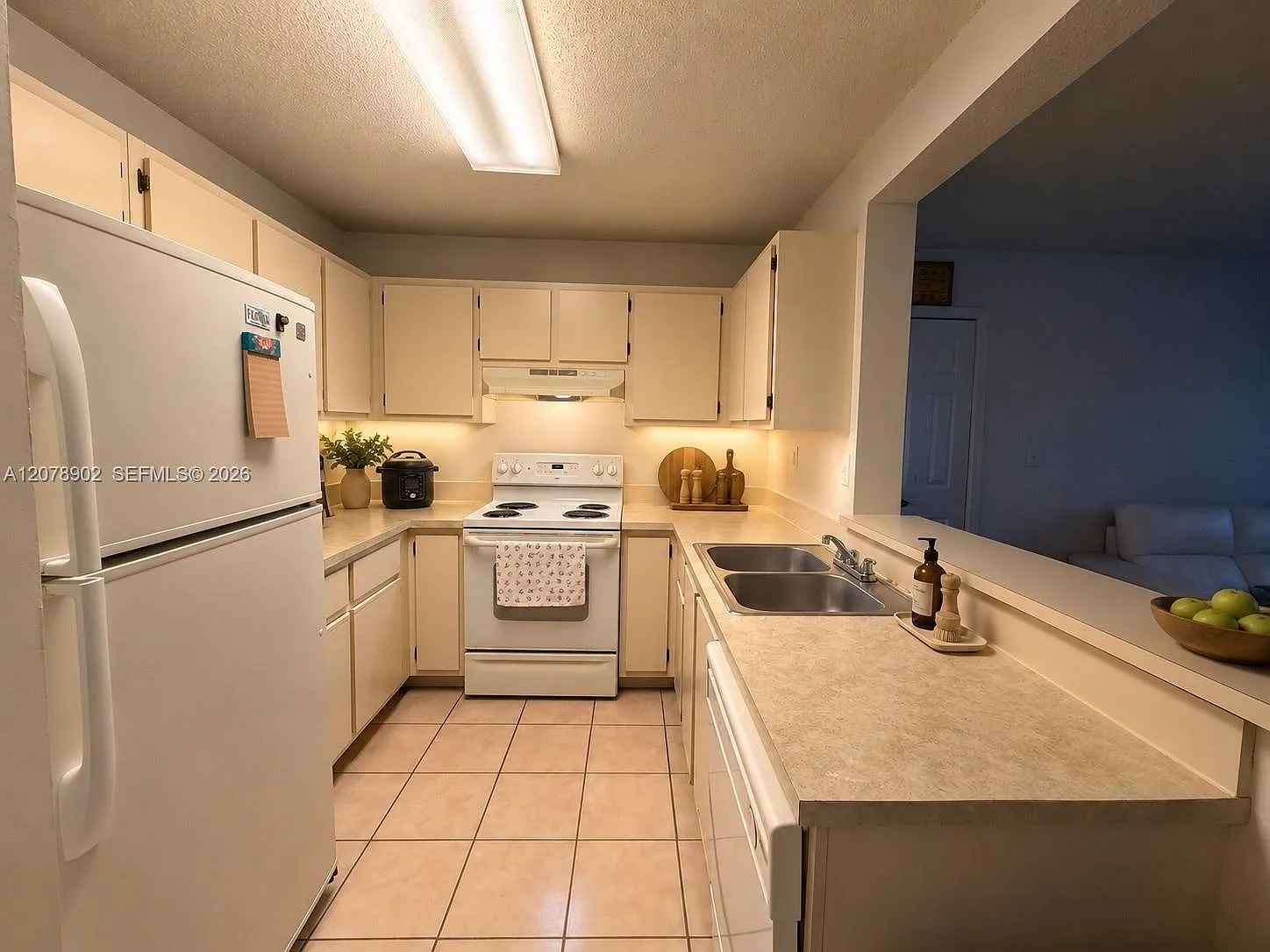 Palms Of Pembroke Condo — Photo 4