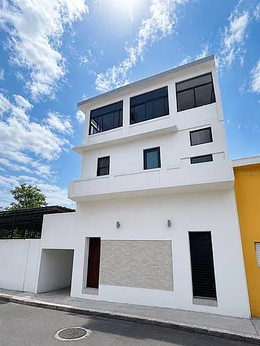 73 Calle Tapia #STUDIO Photo 1 73 Calle Tapia #STUDIO Photo 1