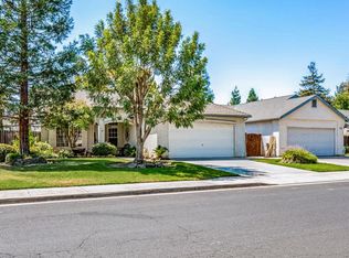352 W Kelly Ave, Clovis, CA 93611