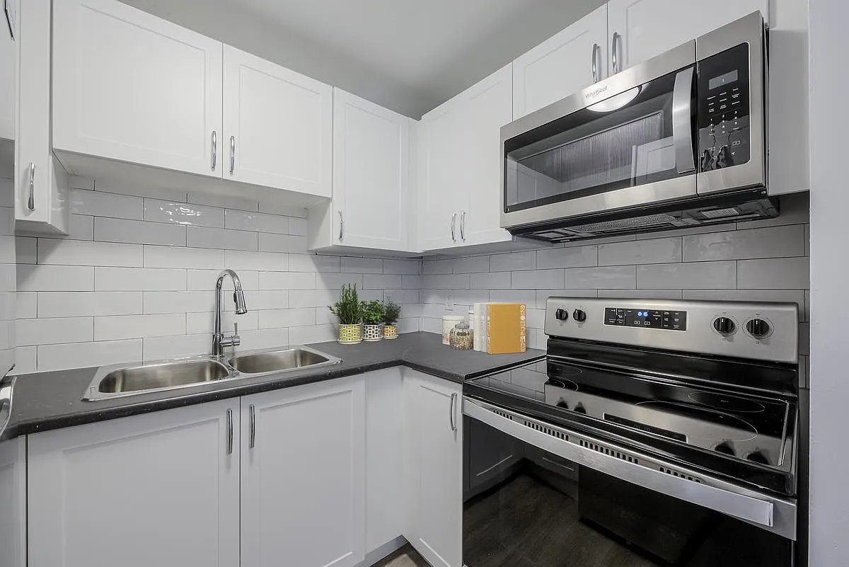 111 Brybeck Crescent — Photo 4