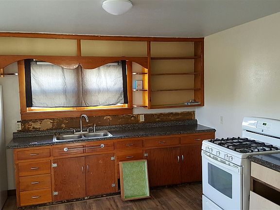 5th image of 1100 Plum Ave