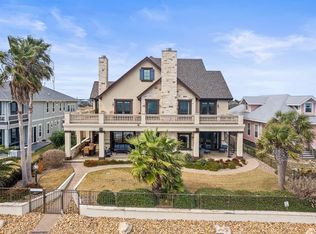 1229 S Water St, Rockport, TX 78382