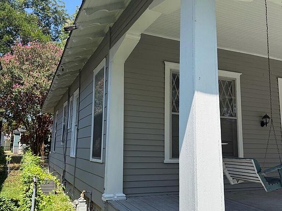 3rd image of 2915 Beacon Ave