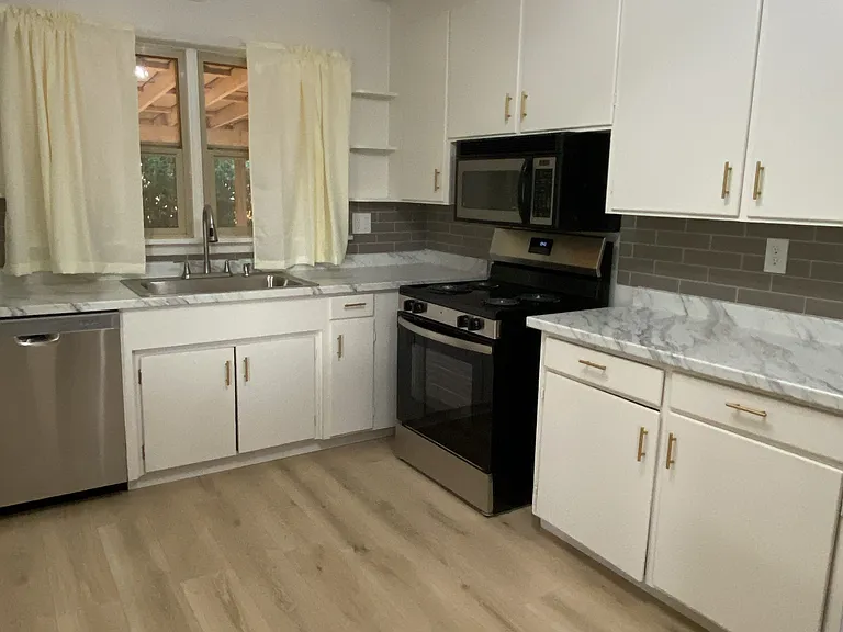 2017 Lark Dr — Photo 1