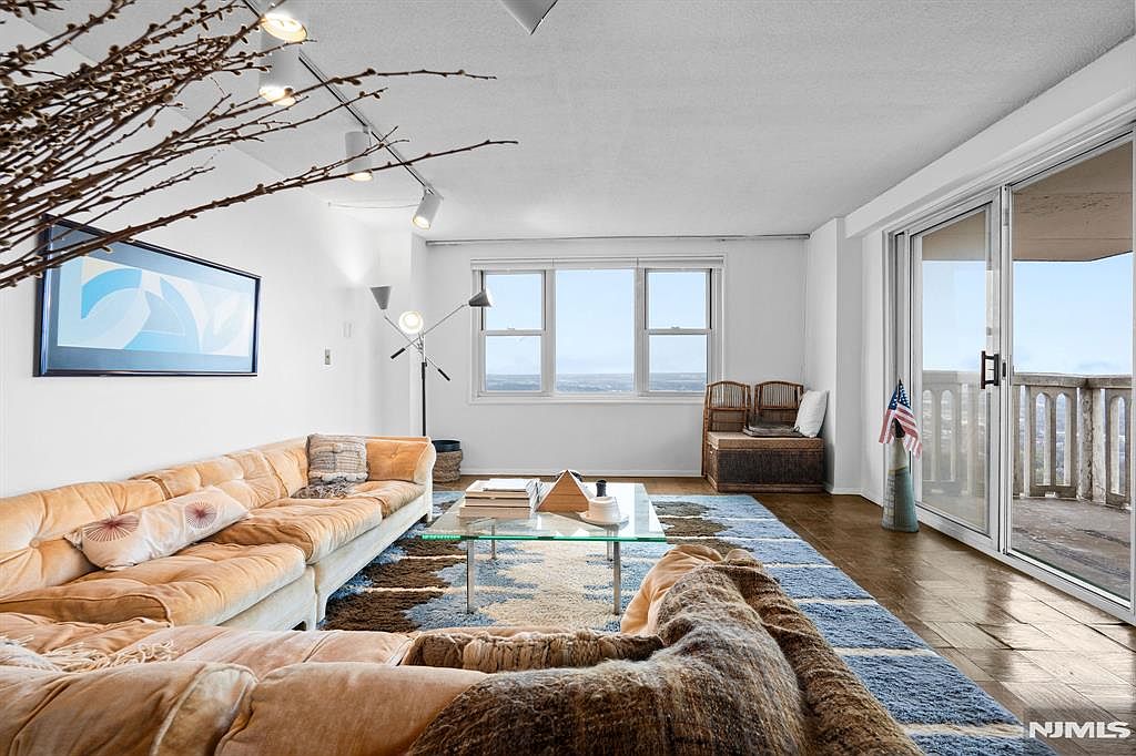 555 North Ave APT 22R, Fort Lee, NJ 07024 | Zillow