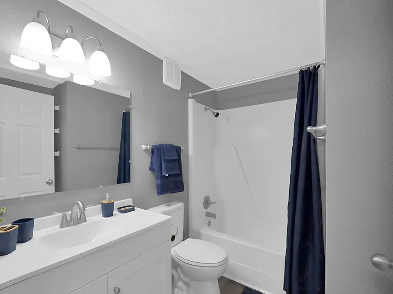 Plumwood Apartments — Photo 9