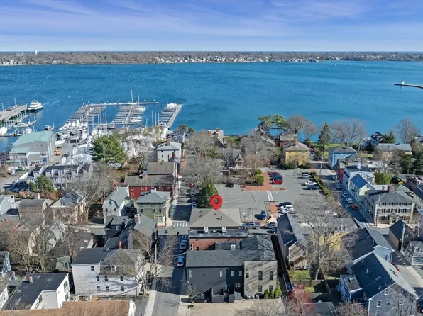 114 Derby St #2, Salem, MA 01970