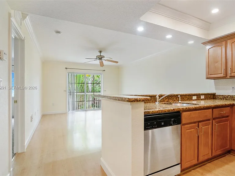 150 NE 15th Ave #235 — Photo 4