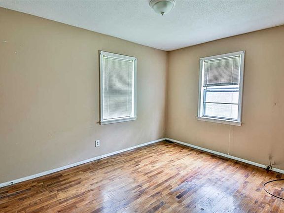 4th image of 676 Blakemore St