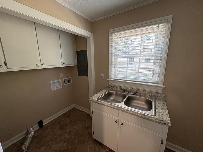 2726 Church St — Photo 8