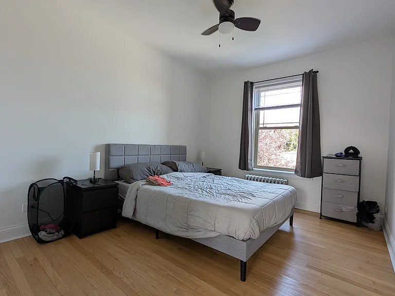 4529 N Greenview Ave #3 — Photo 2