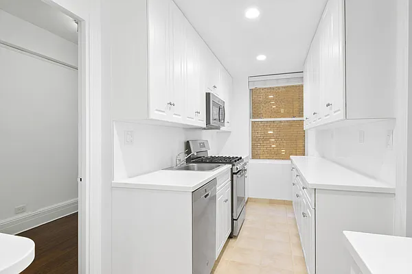 Rented by Rudin Management Company, Inc. | media 15