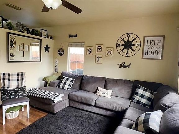 3rd image of 713 Hogan Ct