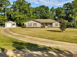 72 River East Rd, Hawkinsville, GA 31036