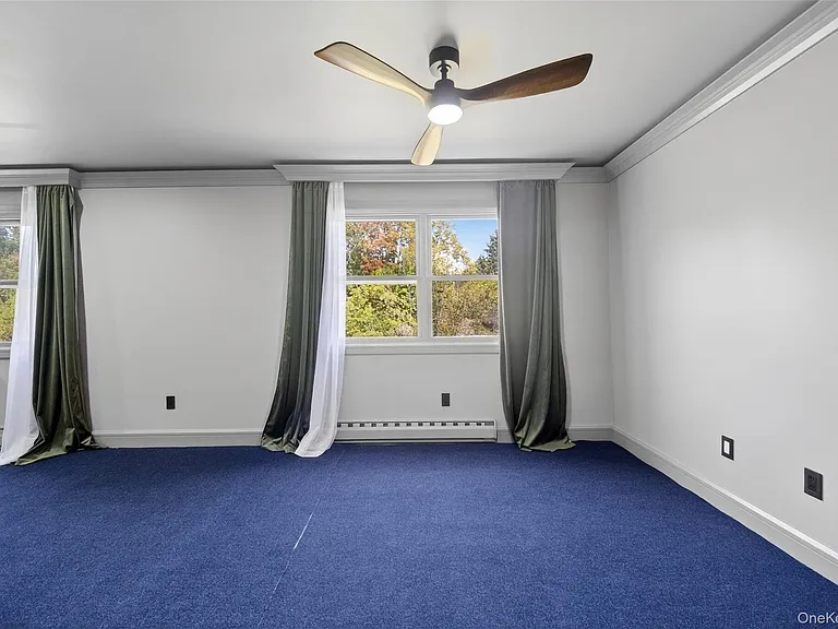 4 White Gate Rd #K — Photo 18
