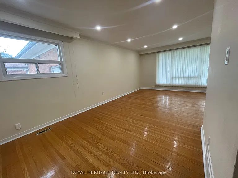 281 Driftwood Ave #MAIN FLOOR — Photo 6