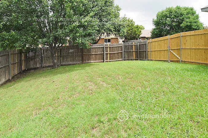 1534 Coffeyville Trl Grand Prairie, TX 75052 — Photo 4