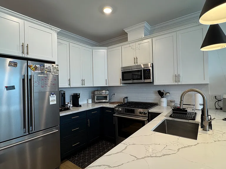 Kitchen/Dining Combo