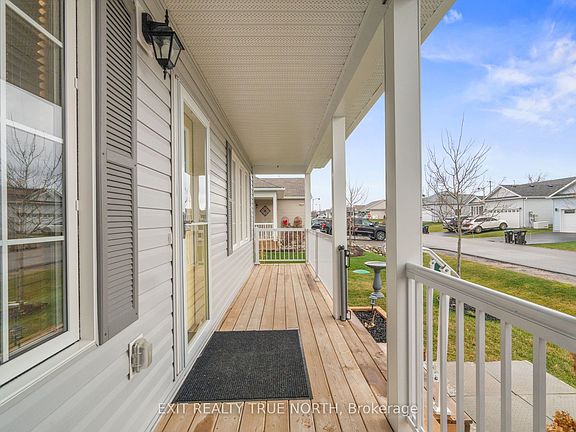 4th image of 8 Sinclair Cres