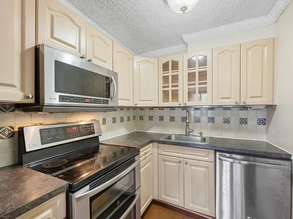 9-05 162nd St APT 4C, Queens, NY 11357