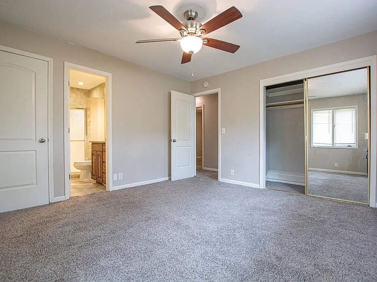 11808 William St — Photo 11