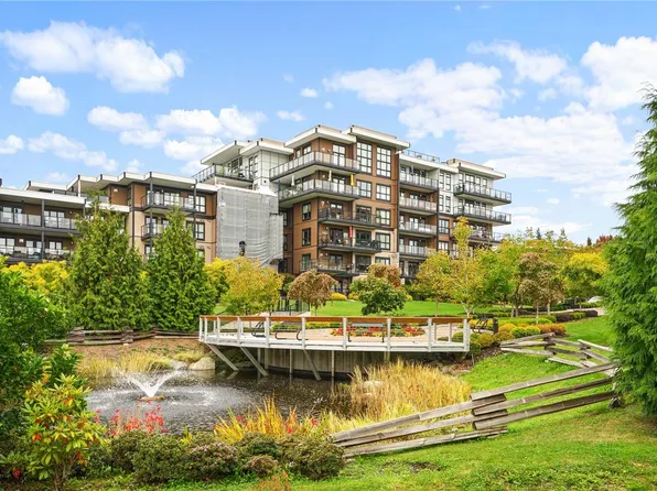 741 Travino Ln #205, Saanich, BC V8Z 0G3