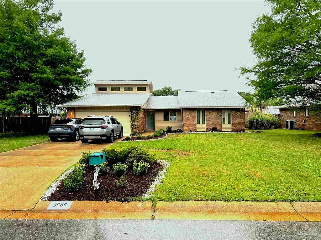 3585 Riddick Drive - 1 — Photo 2