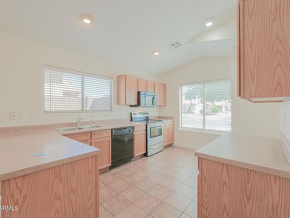 4th image of 1133 N AGAVE Street