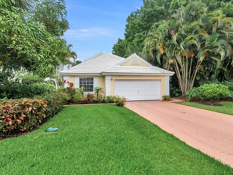 9358 Heathridge Dr — Photo 26