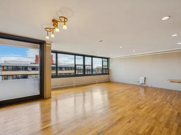 166-26 Powells Cove Boulevard image 7 of 24