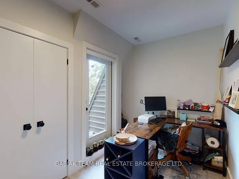57 Vine Ave #301 — Photo 24