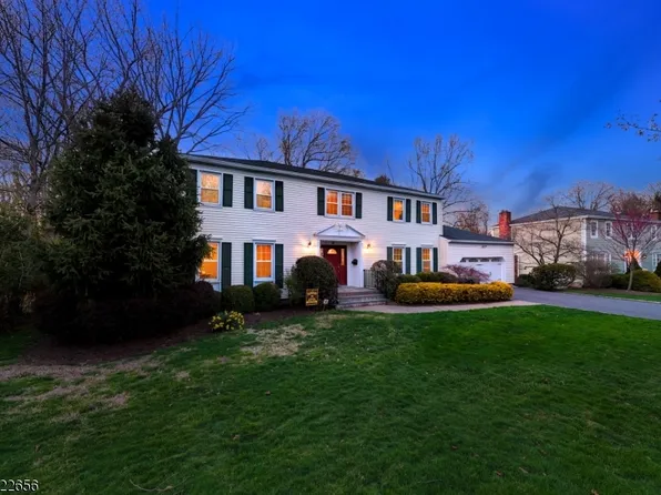47 Village Rd, Florham Park Boro, NJ 07932